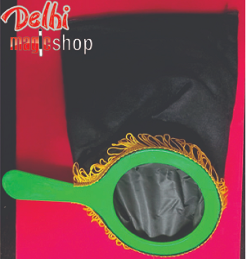 Manufacturer, Exporter, Importer, Supplier, Wholesaler, Retailer, Trader of Change Bag Zipper in New Delhi, Delhi, India.